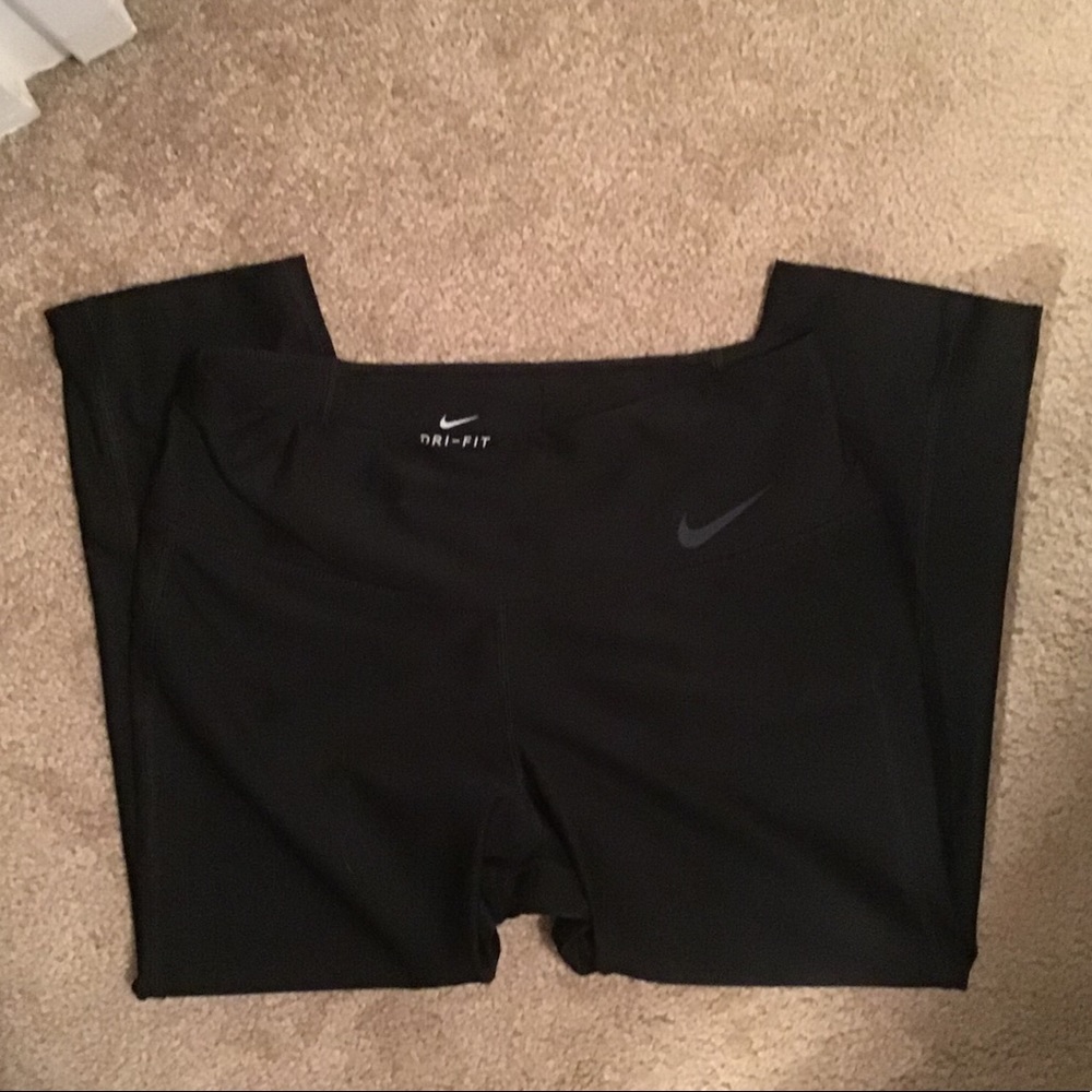 Cropped Nike Dri fit leggings